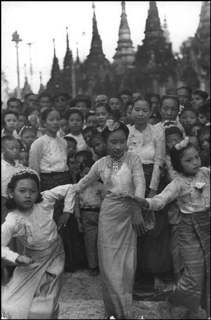 ဟိုတစ်ခေတ်က ခမ်းခမ်းနားနား ရှိလှခဲ့သော မြန်မာပြည်ပုံရိပ်