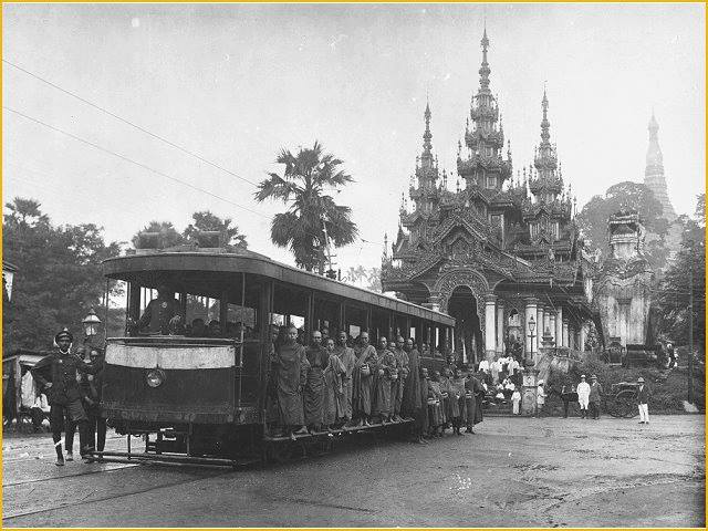 ၁၉ ၀၅ ခုနှစ်ဝန်းကျင် ရွှေတိဂုံမှ ဗိုလ်တထောင်သို့ ပြေးဆွဲသော ဓာတ်ရထား။