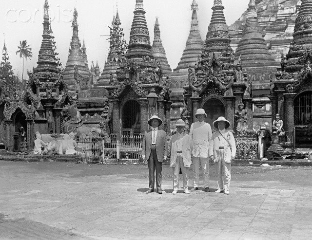 ၁၉၁၁ ခုနှစ်ဝန်းကျင် ရွှေတိဂုံ ဘုရားဖူးလာသော ဂျာမန်များ