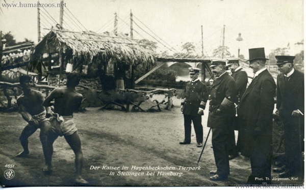 တိရစ္ဆာန်ရုံတွင် ဗမာသရုပ်ပြပွဲကို လာရောက်ကြည့်ရှုသော ဂျာမန်ဧကရာဇ် Wilhelm II ကို တွေ့မြင်ရစဉ်။ 